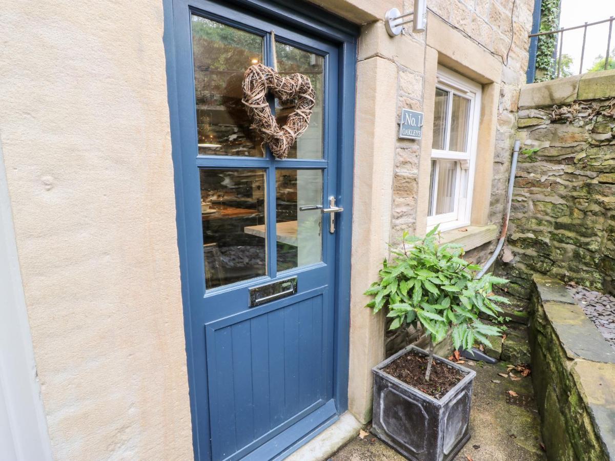 1 Oakleys * Holmfirth